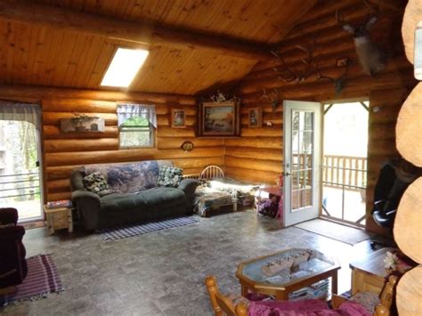 Look Inside An Amish Log Home 22 Photos