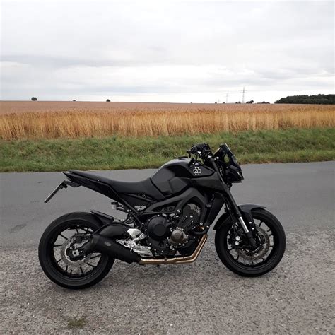 There are subtle connotations of the yamaha fazer all over this bike, even down to the grips and the tank shape. Yamaha MT-09 rn43 " 4958 Km " - Marktplatz - Yamaha MT-09 ...