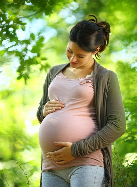 View E Pregnant Woman Background ~ Blogger Jukung