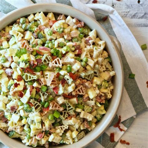 These easy salad recipes are perfect for lunches, summer cookouts, and dinner parties! Broccoli Apple & Bacon Pasta Salad