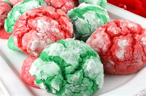 Plan a secret santa exchange to draw names with family and friends! Kris Kringle Crinkles - Two Sisters