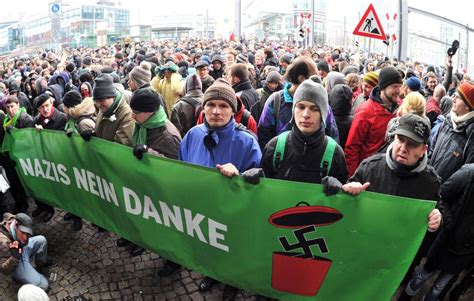 photo gallery protesting the neo nazis in dresden der spiegel
