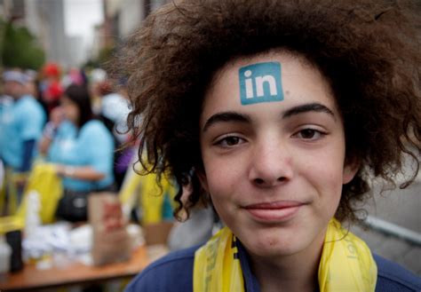 5 reasons to have your professional online profile on linkedin