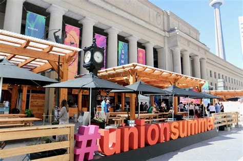 Everything there is to eat and drink at Union Station's outdoor food