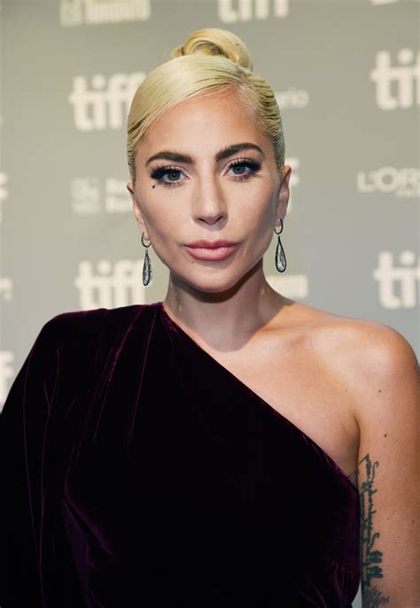 Lady Gaga Just Apologized For Working With R Kelly Six Years Ago Pop Singers