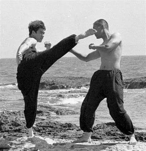 Pin By Shadowwarrior On Bruce Lee In 2020 Bruce Lee Photos Martial Arts Bruce Lee Martial Arts