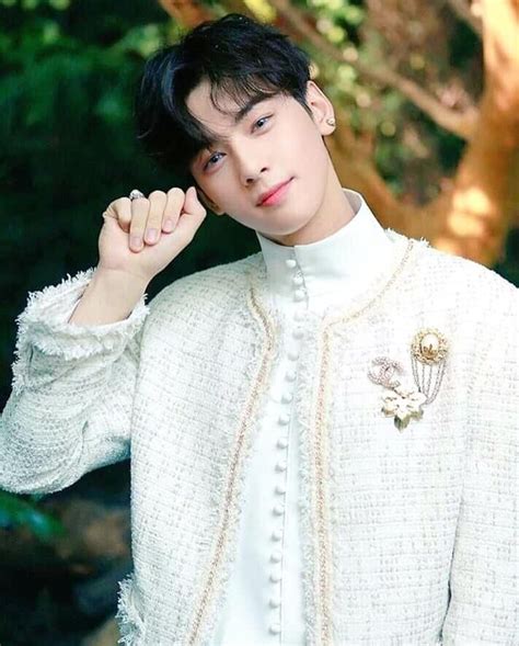5076) is a malaysian investment holding media and entertainment public limited company that began in the form of a pay digital direct broadcast satellite radio and television service, astro. Happy Birthday Astro's Cha Eun Woo #HAPPYCHAEUNWOODAY pic ...