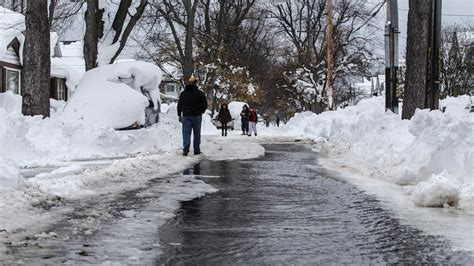 Us Snowstorm Flood Threat To New York Towns Buried By Record Snowfall Abc News