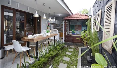 Contoh desain rumah minimalis sederhana berikut bisa anda coba untuk tanah rumah yang tidak begitu luas namun tetap memiliki ruangan yang cukup untuk anda tinggali agar 6. 10 Gambar Desain Taman Belakang Rumah Minimalis yang Keren