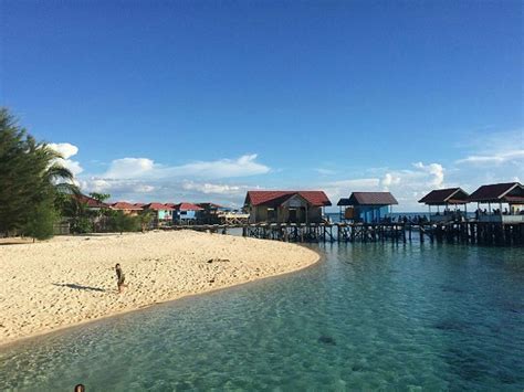 Pulau Derawan Dimana Sih Amazing Borneo Indonesia