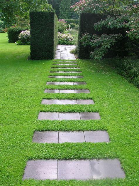15 Dreamy Stone Diy Garden Paths For Your Backyard The Art In Life