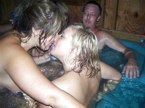 Amateur Hot Tub Orgy Party 28 Pics