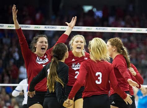 Intermission Helps No 7 Nebraska Volleyball Regroup Rally To Defeat