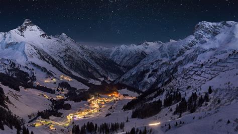 Download Wallpaper Tyrol Austria Misty Mountain Mountain Town At