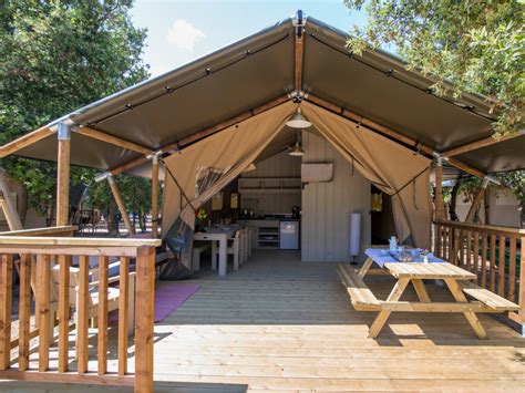 Supplier of glamping tent, luxury lodge tent, safari tent Glamping tents - all there is to know - Glapm@Camp