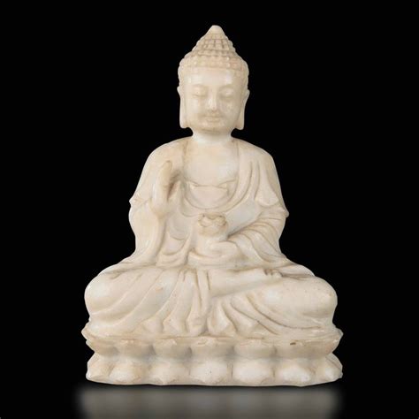 figura di buddha seduto su doppio fiore di loto scolpita in marmo cina dinastia qing fine xix