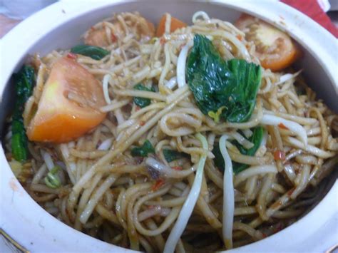 Sekarang udah bisa kan menu masakan selama sebulan? Airtangan Mak Ngah: Mee Lidi Goreng