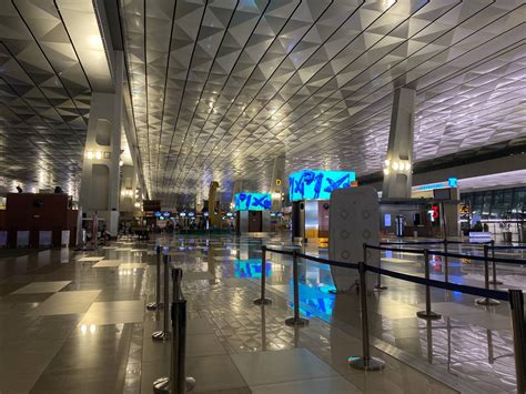 suasana terminal 3 bandar udara internasional soekarno hatta berita daerah