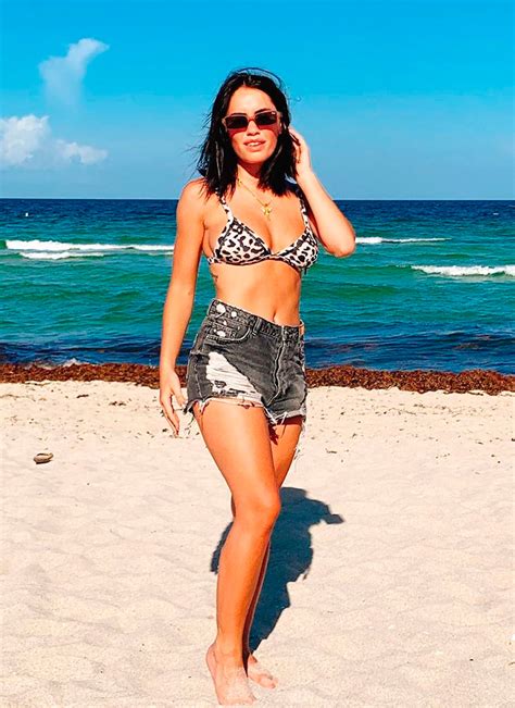 Lali Espósito Se Relaja En Miami Y Presume Su Espectacular Figura En Bikini Photo 1