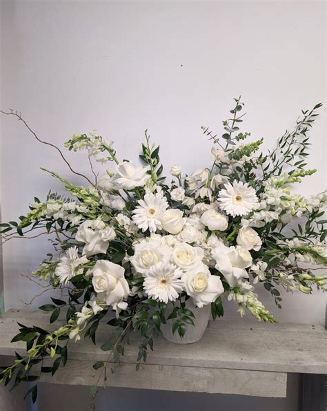 The Ftd Morning Stars Arrangement S2 4438d Beaudry Flowers