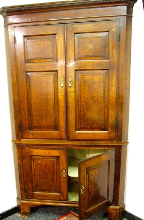 Shop with global insured delivery at pamono. Antique Oak Corner Cupboard - Antiques Atlas