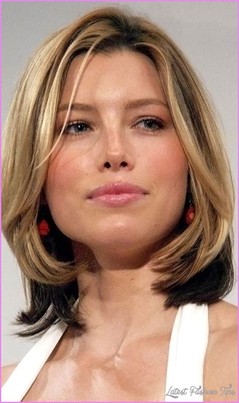 So which are the best face shapes for long hair? Oval Face Shape Haircuts - LatestFashionTips.com