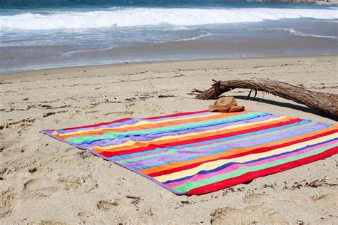 The Ultimate Guide to the Best Beach Towels | Paraiso Island