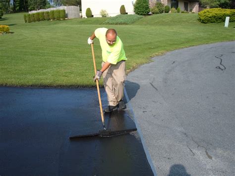 The asphalt driveway sealers are made up of asphalt. Asphalt Sealcoating | S&G Asphalt Service | Slatington PA