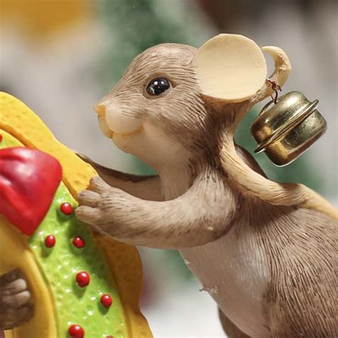Charming Tails Festive Christmas Mice Figurine Table Decor
