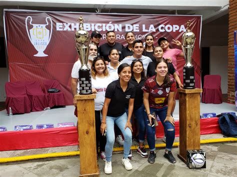 Exhiben Trofeos De La Copa Jalisco En Puerto Vallarta