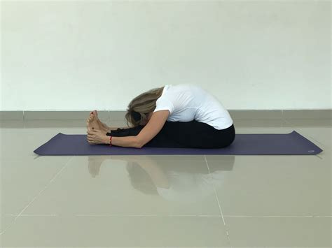 Siete Posturas De Yoga Para Aliviar El Dolor De Espalda El Heraldo