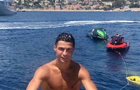 Cristiano Ronaldo Faz As Fãs Suspirar Com Esta Imagem Holofote