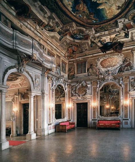 17 Reasons Why You Should Visit Venice In The Summer Italian Decor Classic Style Interior