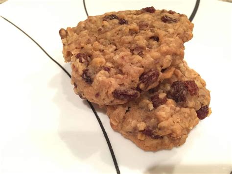 Quick and easy sugar cookies! Low Sugar Oatmeal Cookies - Sand and Steel Fitness