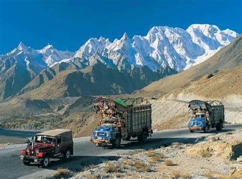 Amazing Karakoram Highway Karakoram Highway Wonders Of The World