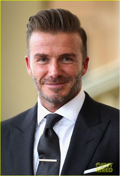 David Beckham Gets A Big Smile From Queen Elizabeth Photo 3690425