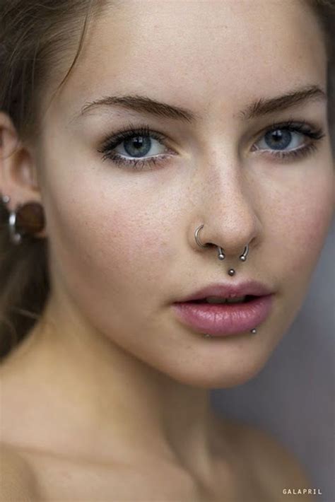 40 Cool Piercing Ideas For Girls Face Piercings Piercings Philtrum