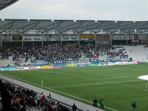 „freuen uns auf den neuen modus. Red Bull Arena (Stadion Salzburg-Wals-Siezenheim ...