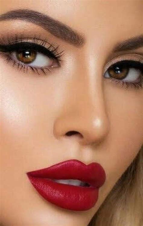 Pin By Hetti N On Alluring Lips Red Lips Makeup Look Red Lip Makeup