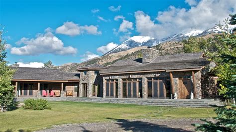 Dennis Quaid Lists Montana Ranch For 14 Million