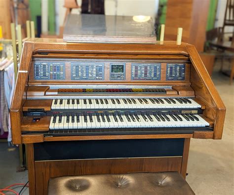 Lowrey Heritage Organ Brooks Auction