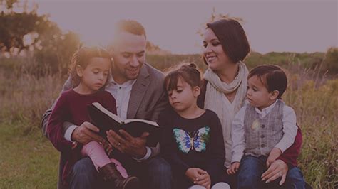 Una Familia Cristiana Es Consciente De Su Identidad En Cristo Iglesia