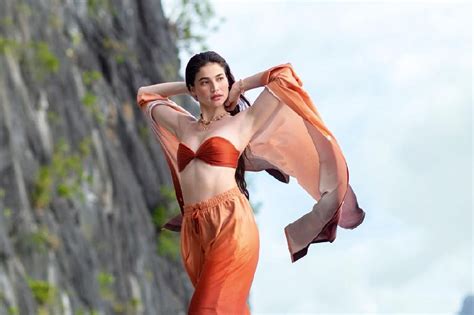 Look Anne Curtis Sizzles In Lifestyle Asia Cover Abs Cbn News