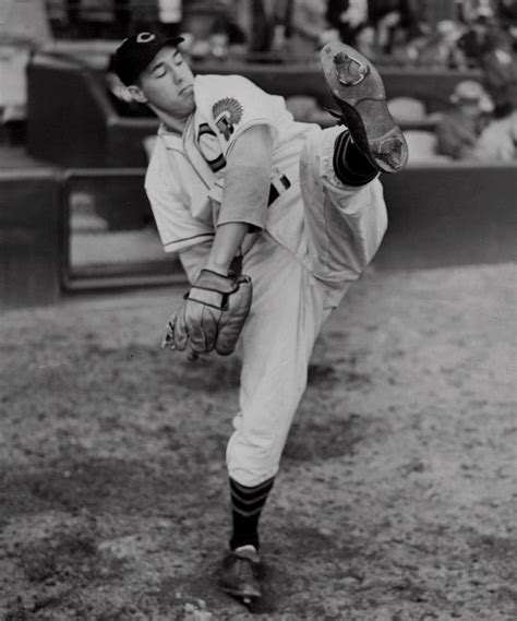 Hall Of Fame Pitcher Bob Feller Dies At 92 The New York Times