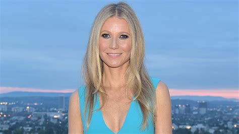 Gwyneth Paltrows Daughter Is Her Look Alike Stylecaster