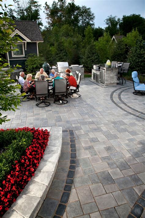 Unilock Pavers Richcliff Patio With Courstone Banding Patio
