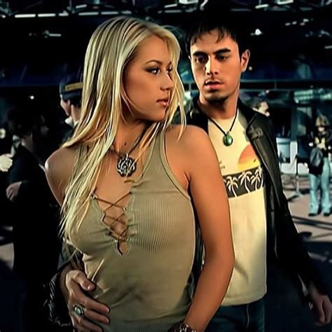 Enrique Iglesias y Anna Kournikova así es el videoclip donde se