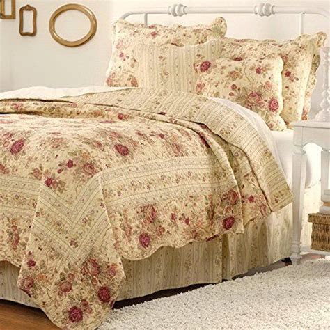 Cottage Romantic Quilt Set With Shams Floral Roses Print Pattern Cream