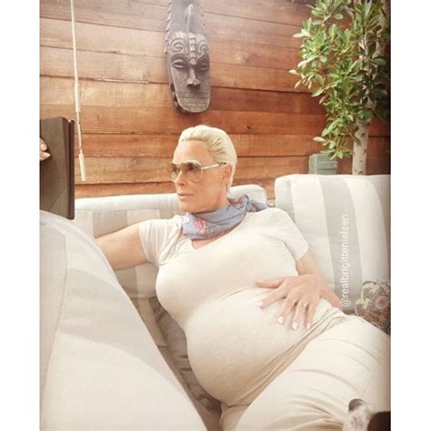 Бившата на Сталоун Бриджит Нилсен бременна на 54 години чака петото