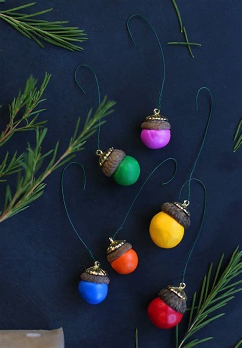 15 Bright And Colorful Diy Ornaments For Your Tree Acorn Crafts Acorn